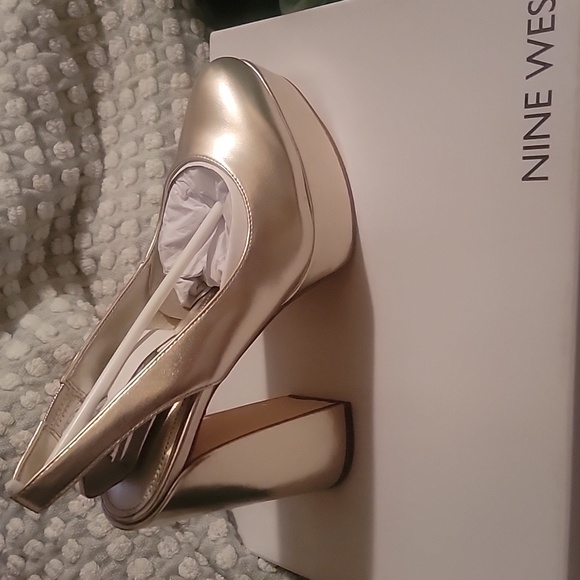 Heels - Picture 3 of 4